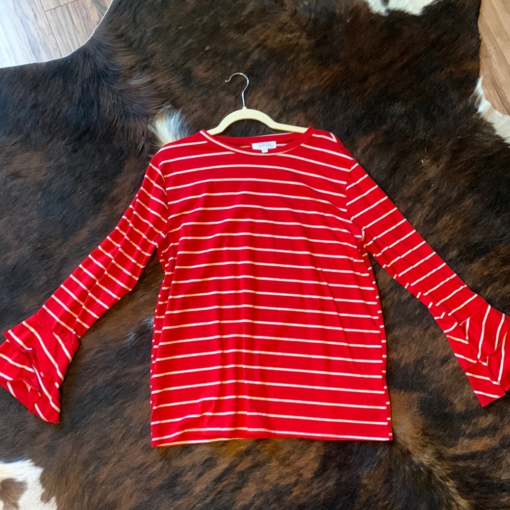 Bell sleeve top